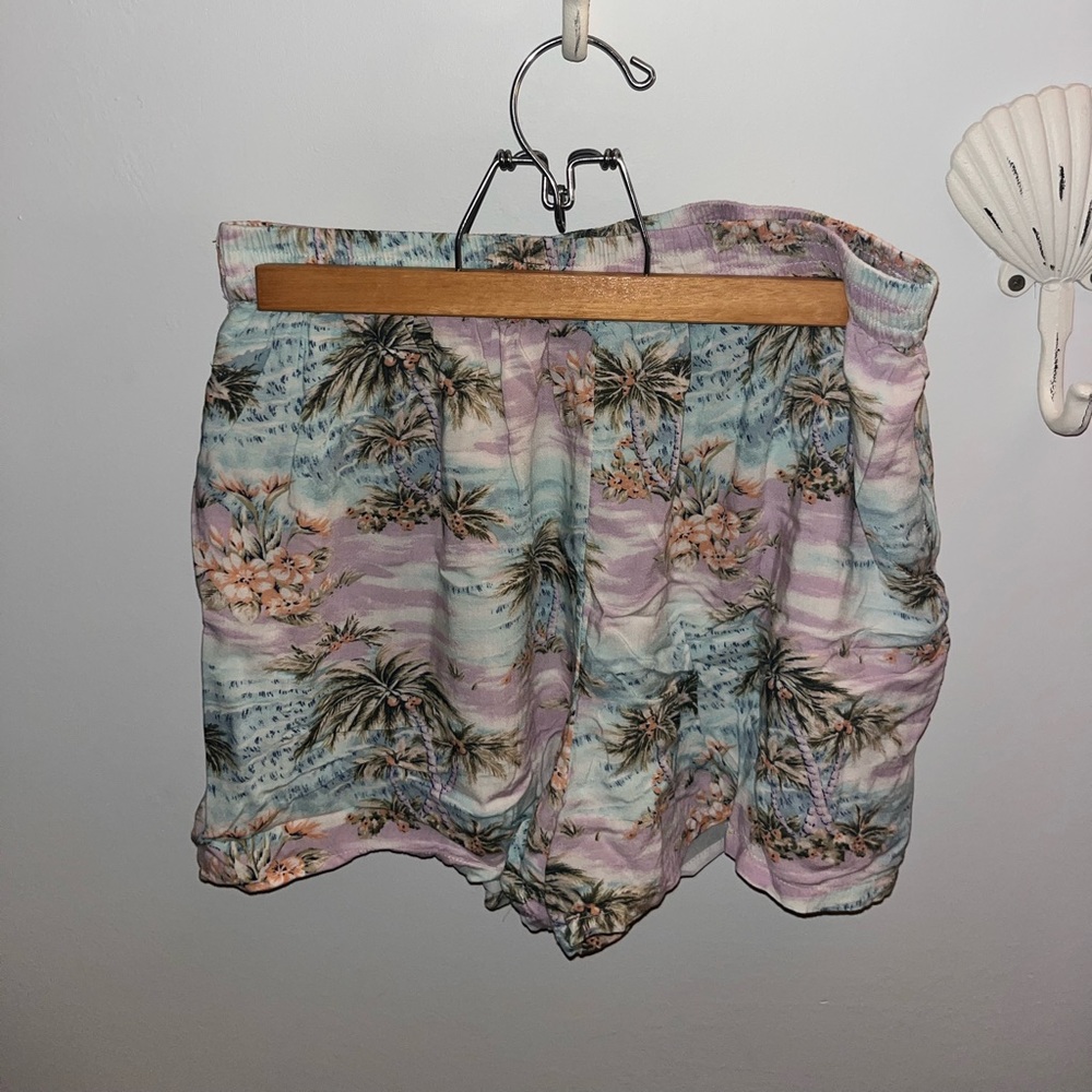 American Eagle Hawaiian Shorts (S)